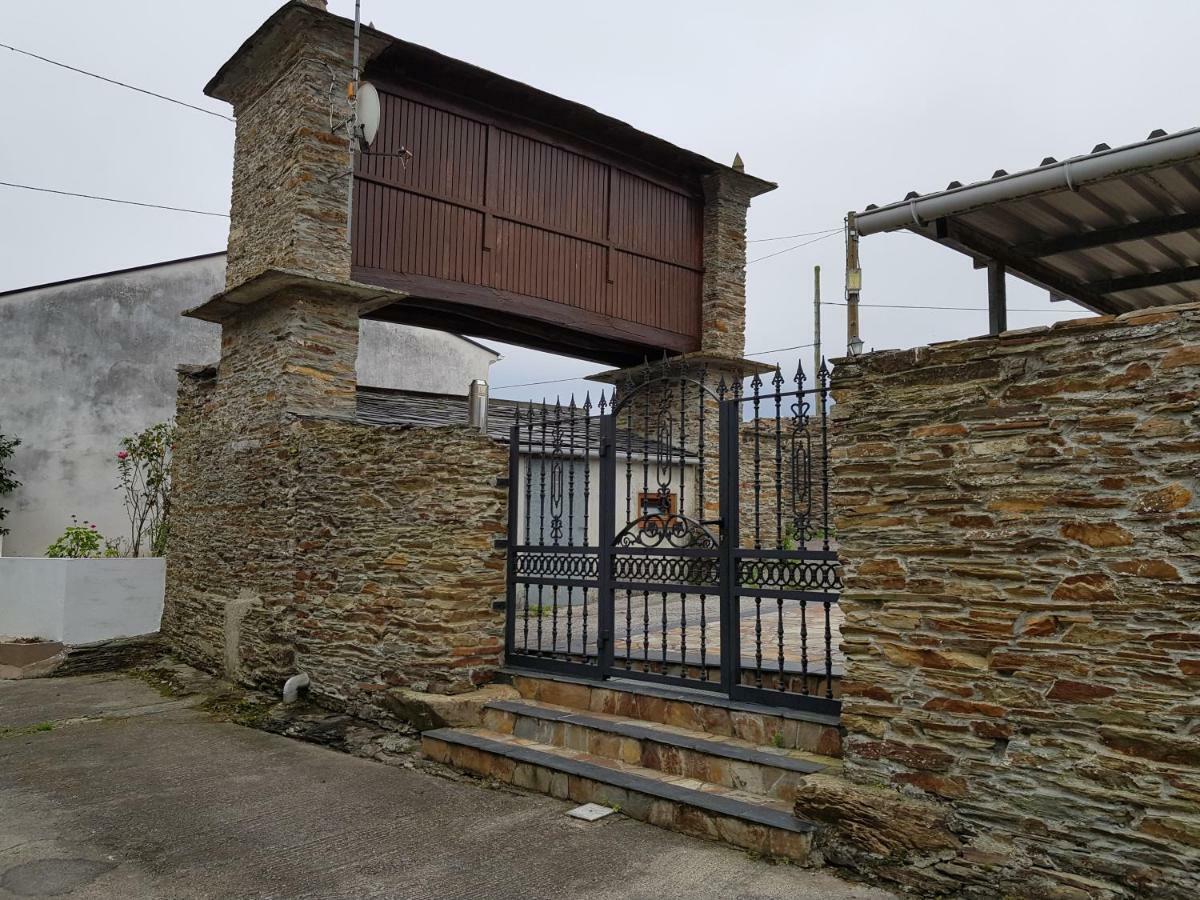 Casa Julia De Lozano Villa Rinlo Bagian luar foto